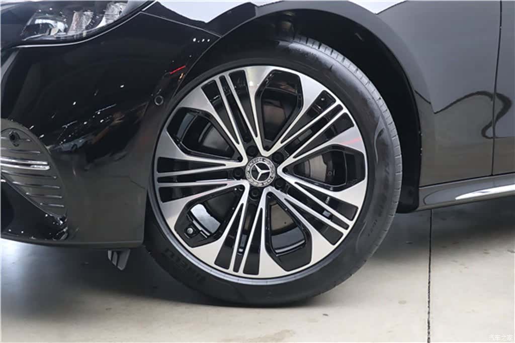 Mercedes-Benz E-Class, 2026 9
