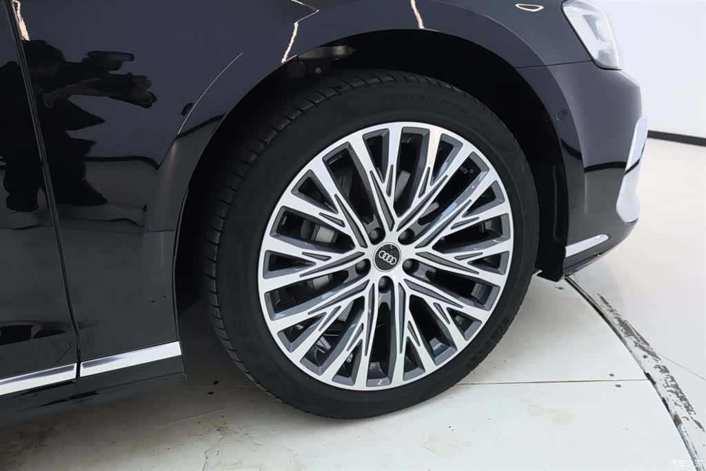 Audi A8L, 2023 11