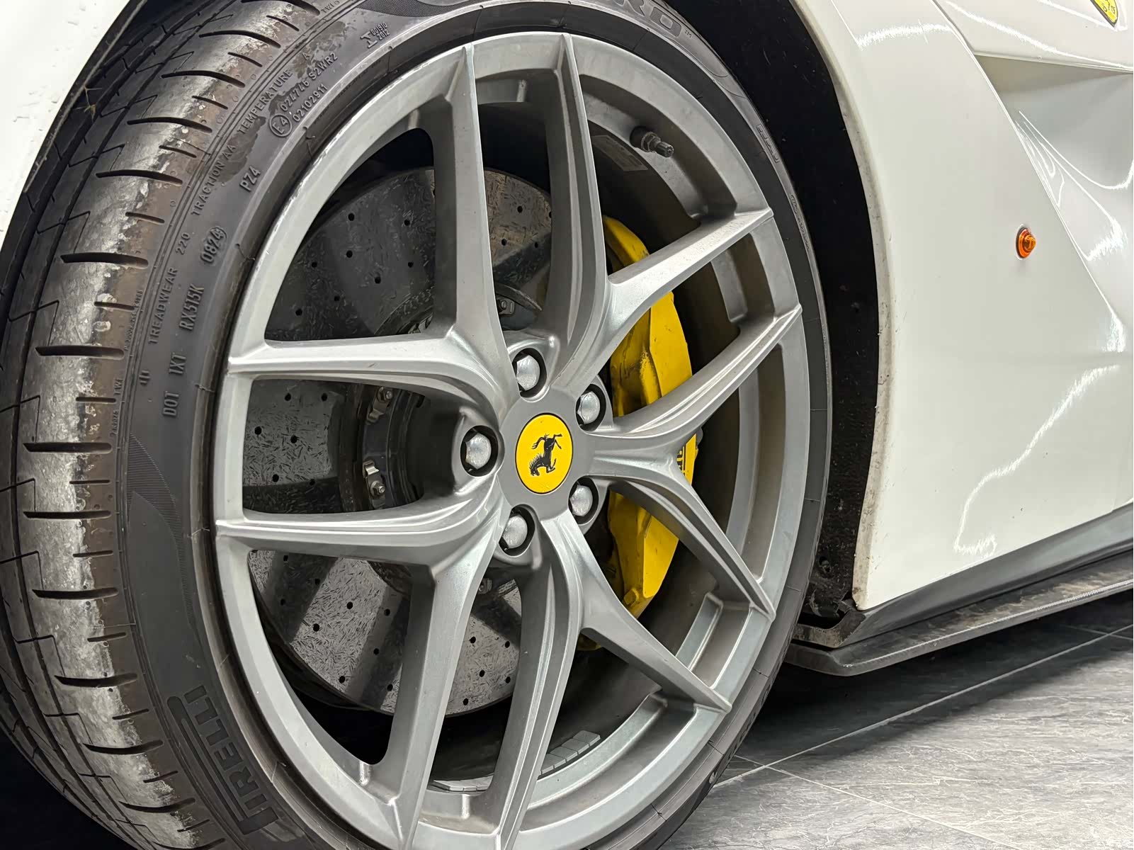 Ferrari F12ber, 2014 20