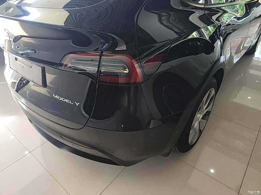 Tesla Model Y, 2023 8