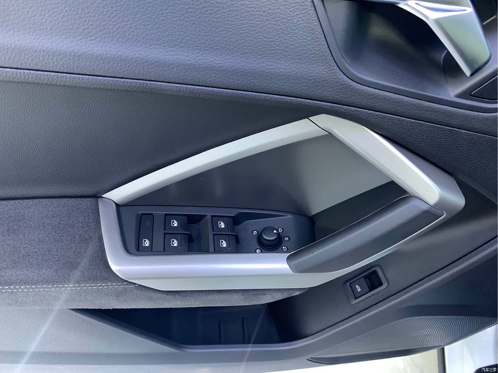Audi Q3, 2023 4