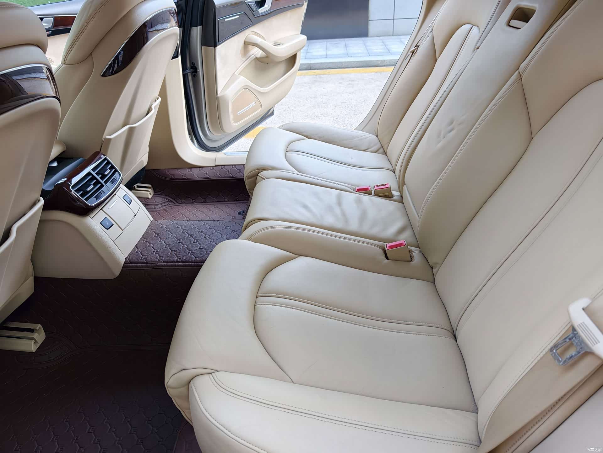 Audi A8L, 2011 8