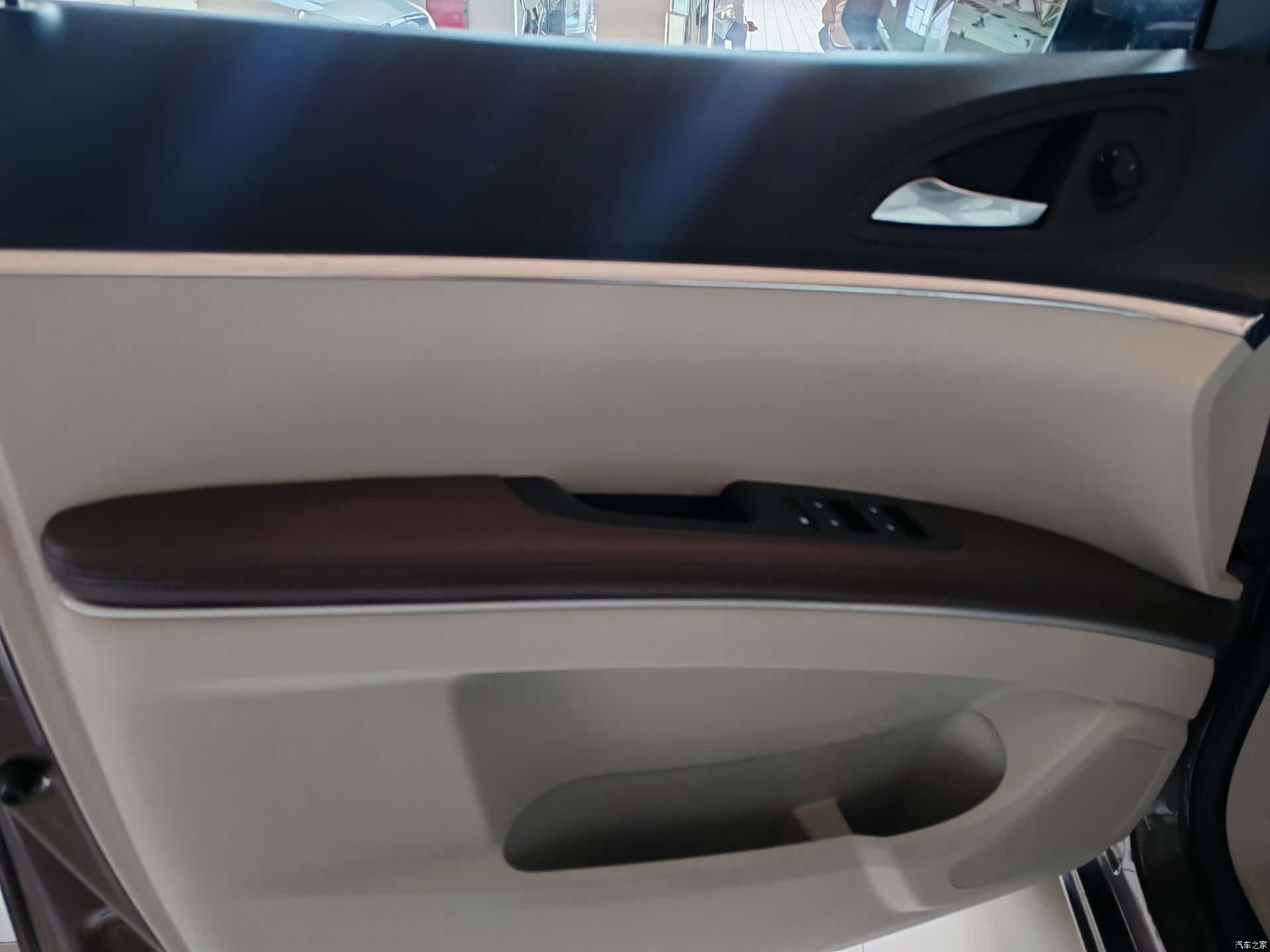 Buick GL8, 2021 10