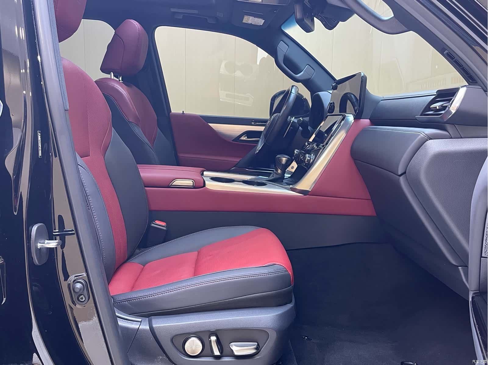 Lexus LX, 2023 6