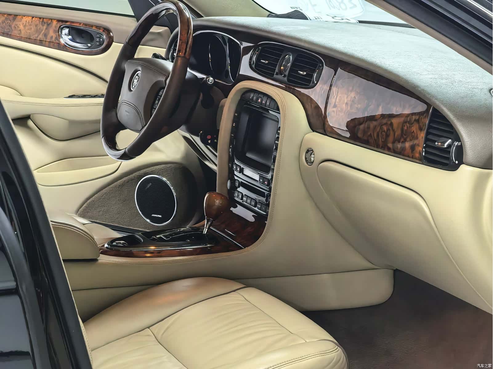 Jaguar XJ, 2009 12
