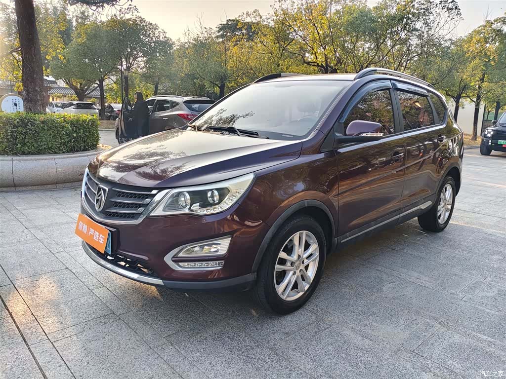 Wuling 560, 2016 1