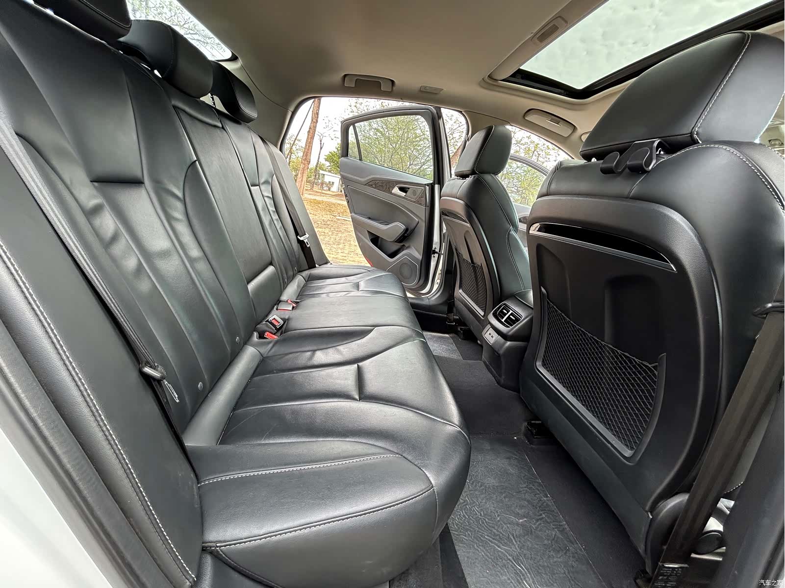 Hongqi H5, 2020 9