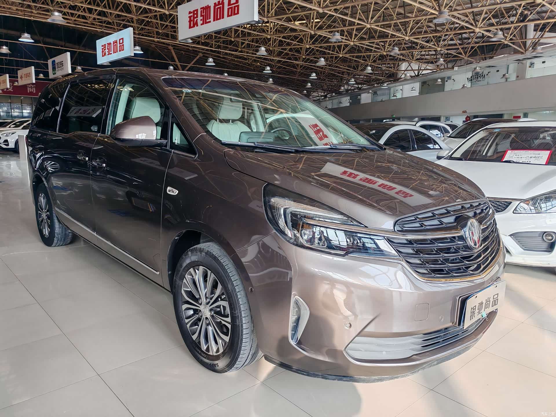 Buick GL8, 2021 3