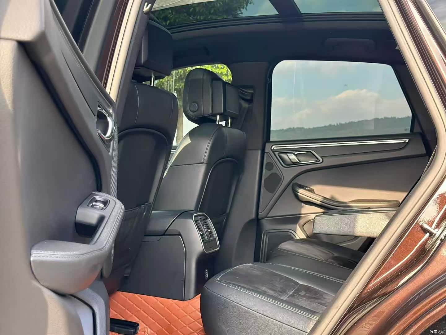 Porsche Macan, 2018 все фото