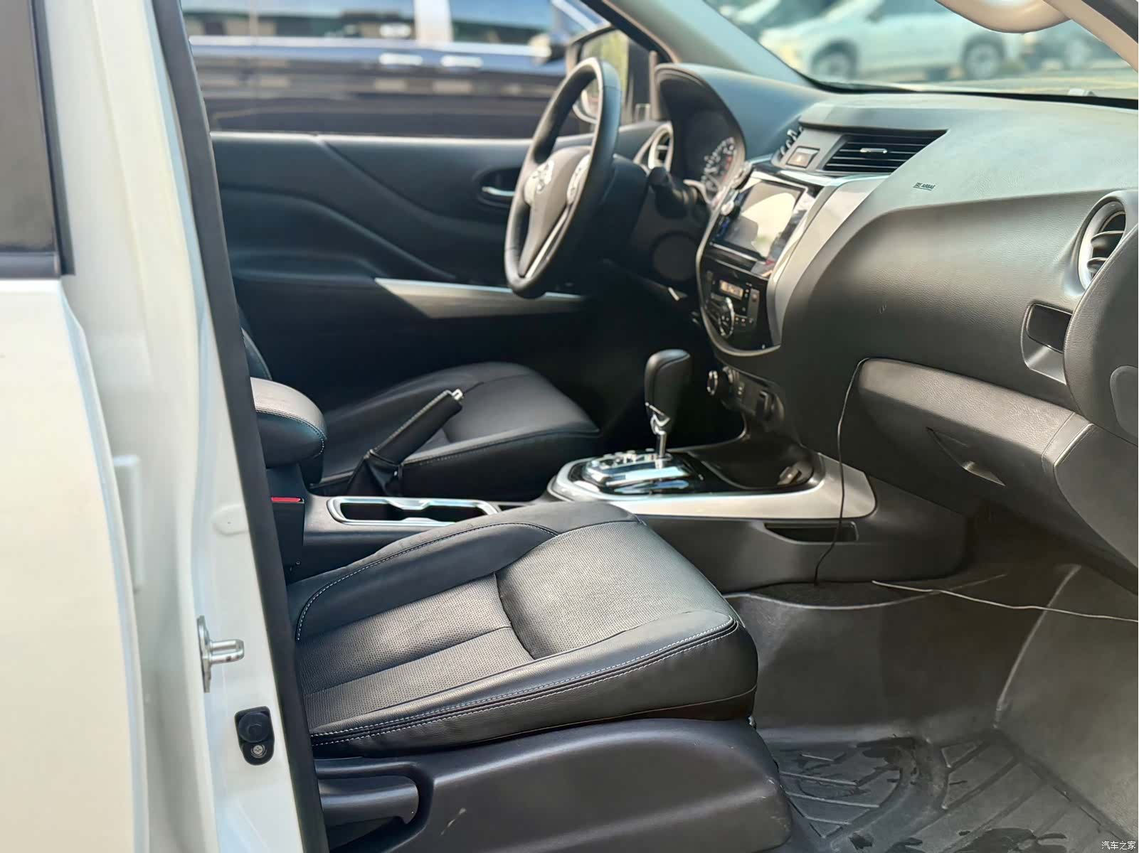 Nissan Terra, 2018 12