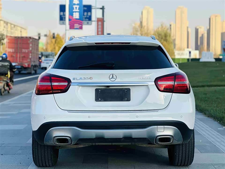 Mercedes-Benz GLA