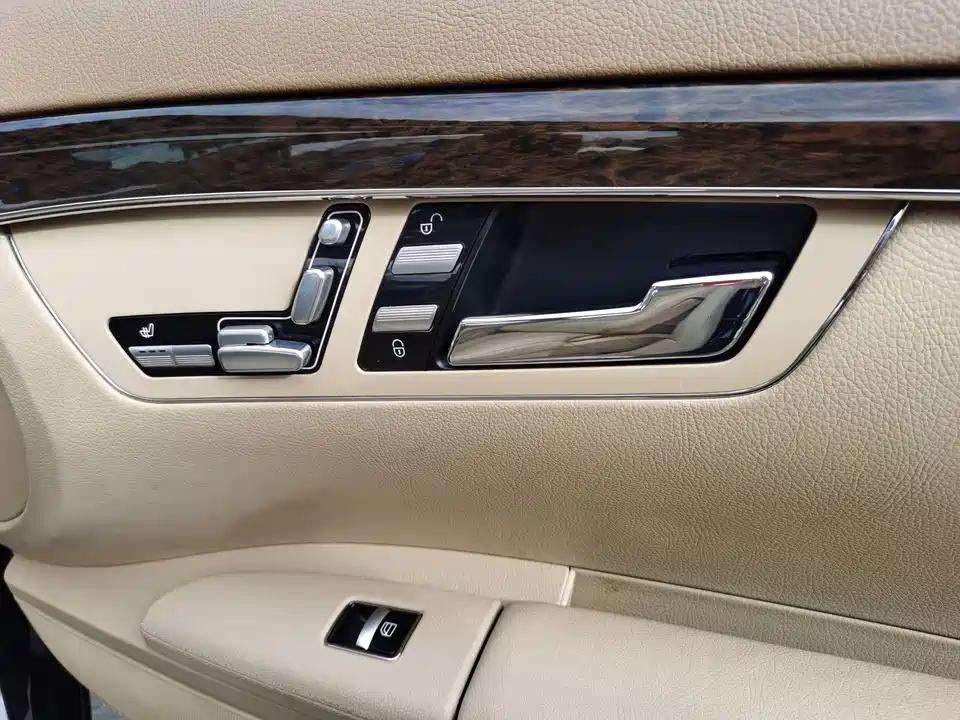 Mercedes-Benz S-class Mercedes-Benz S-class