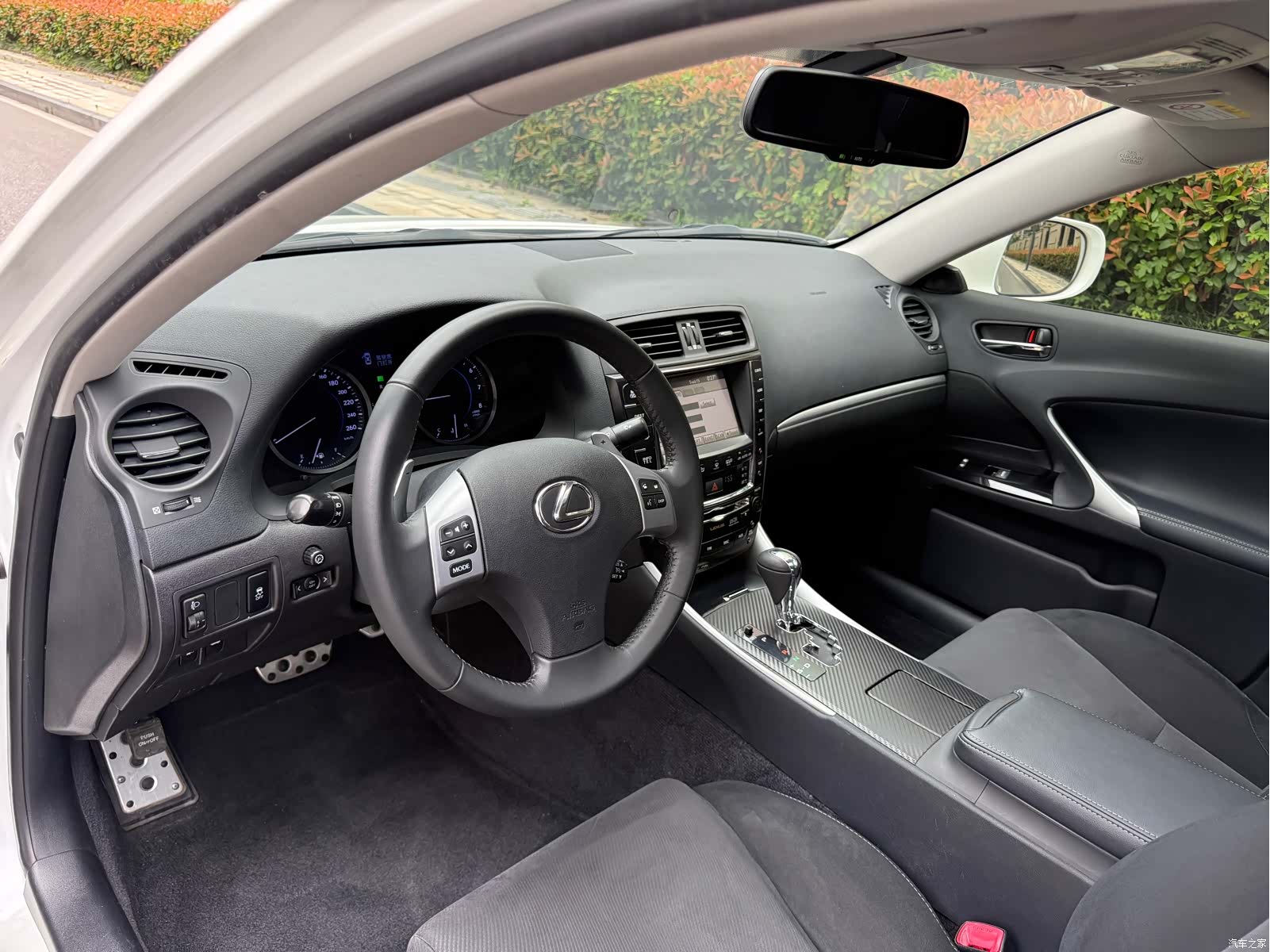Lexus IS, 2012 9