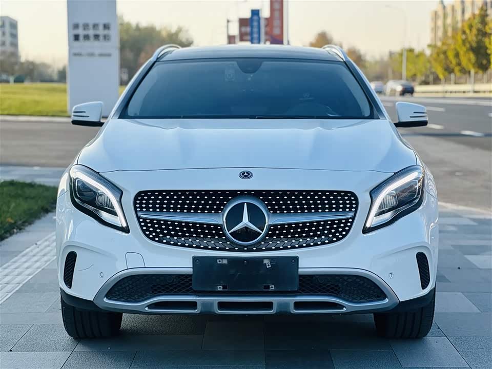 Mercedes-Benz GLA