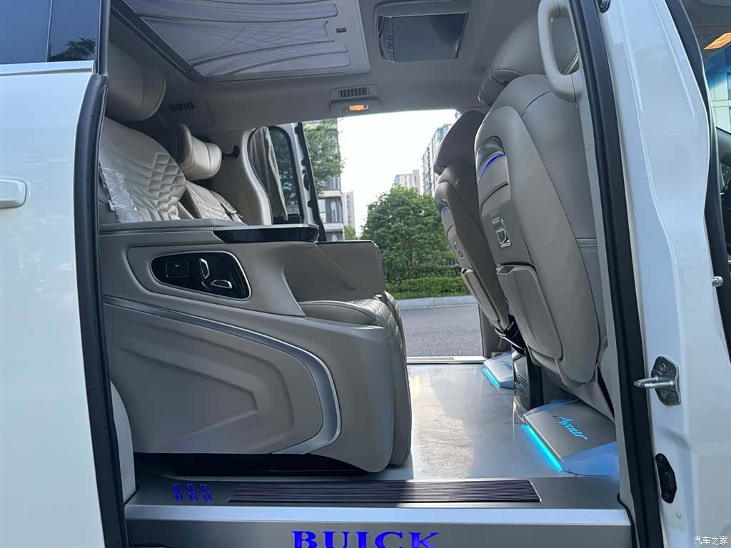 Buick GL8, 2024 9