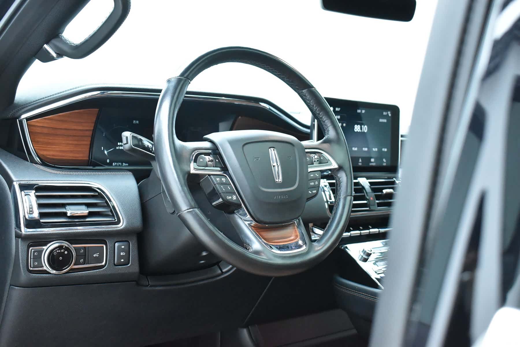 Lincoln Navigator, 2019 13