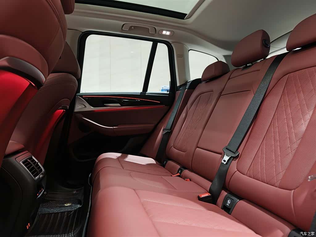 BMW iX3, 2024 13