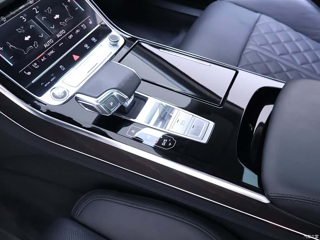 Audi A8L, 2023 12