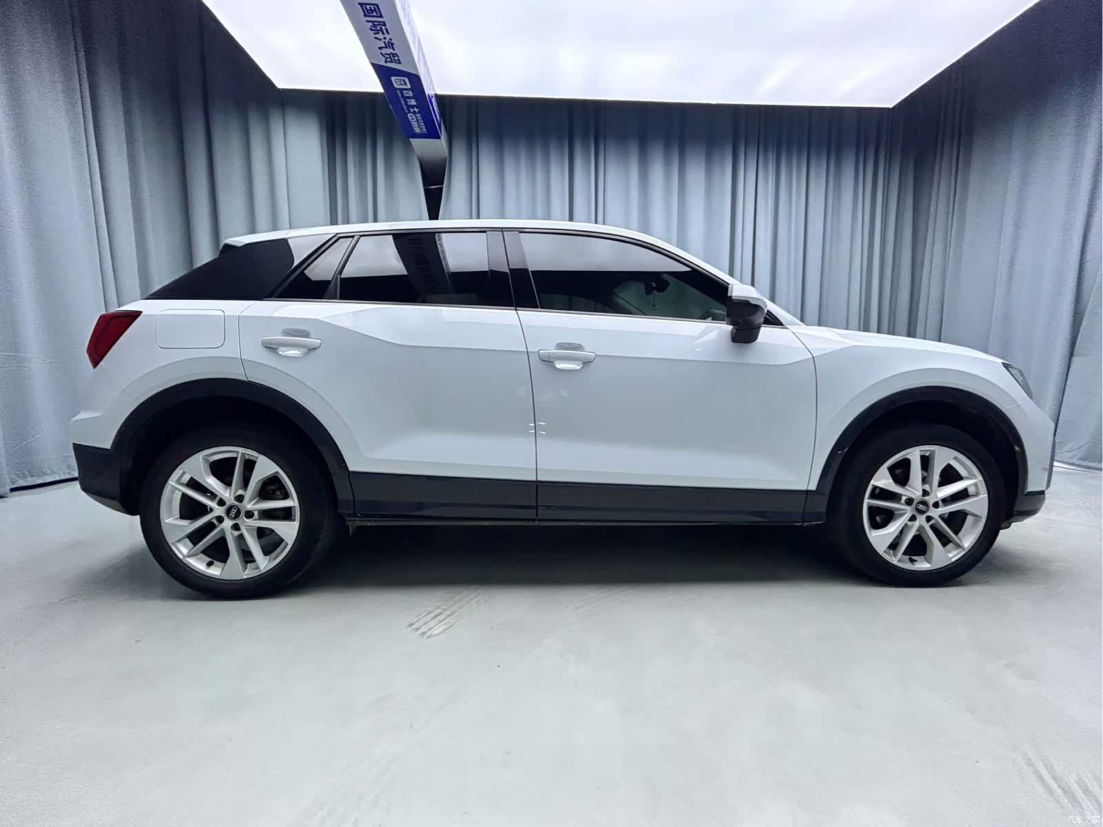 Audi Q2L, 2022 все фото