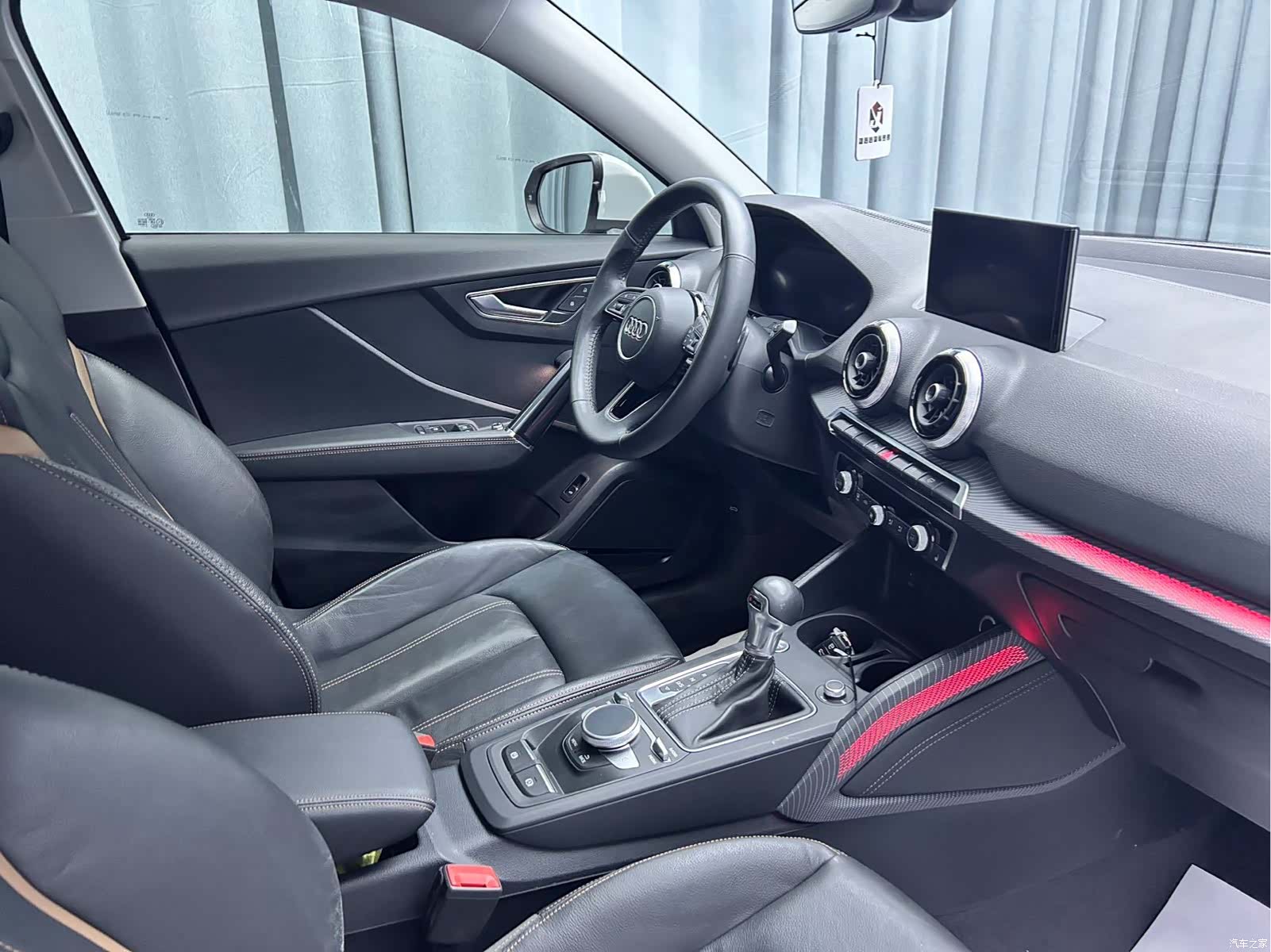 Audi Q2L, 2022 15