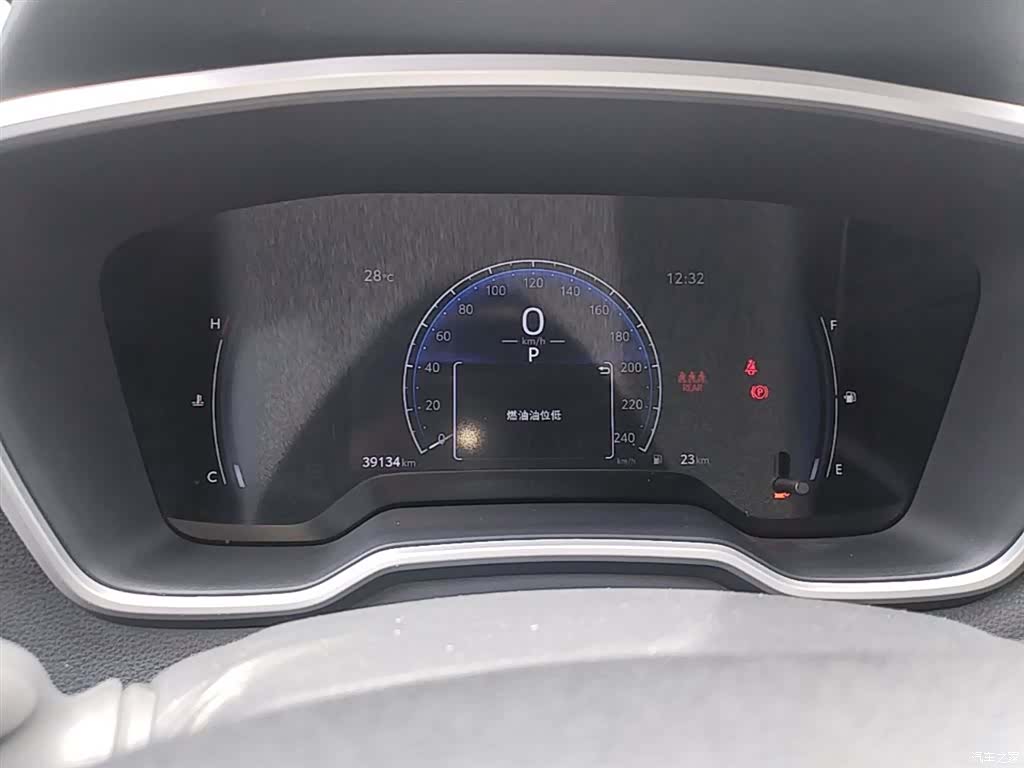 Toyota Frontlander, 2025 8