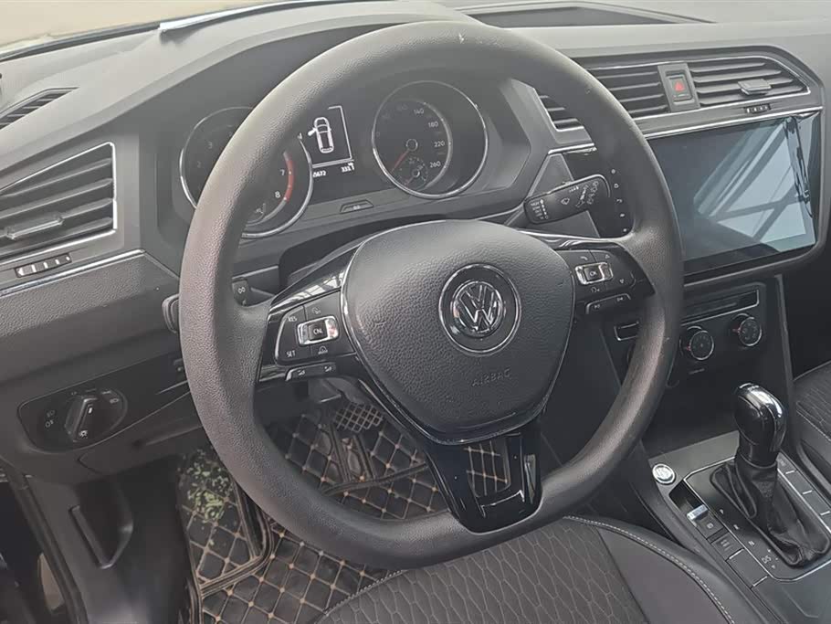 Volkswagen Tiguan L Volkswagen Tiguan L