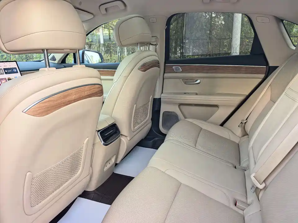 AITO Ask the world M5