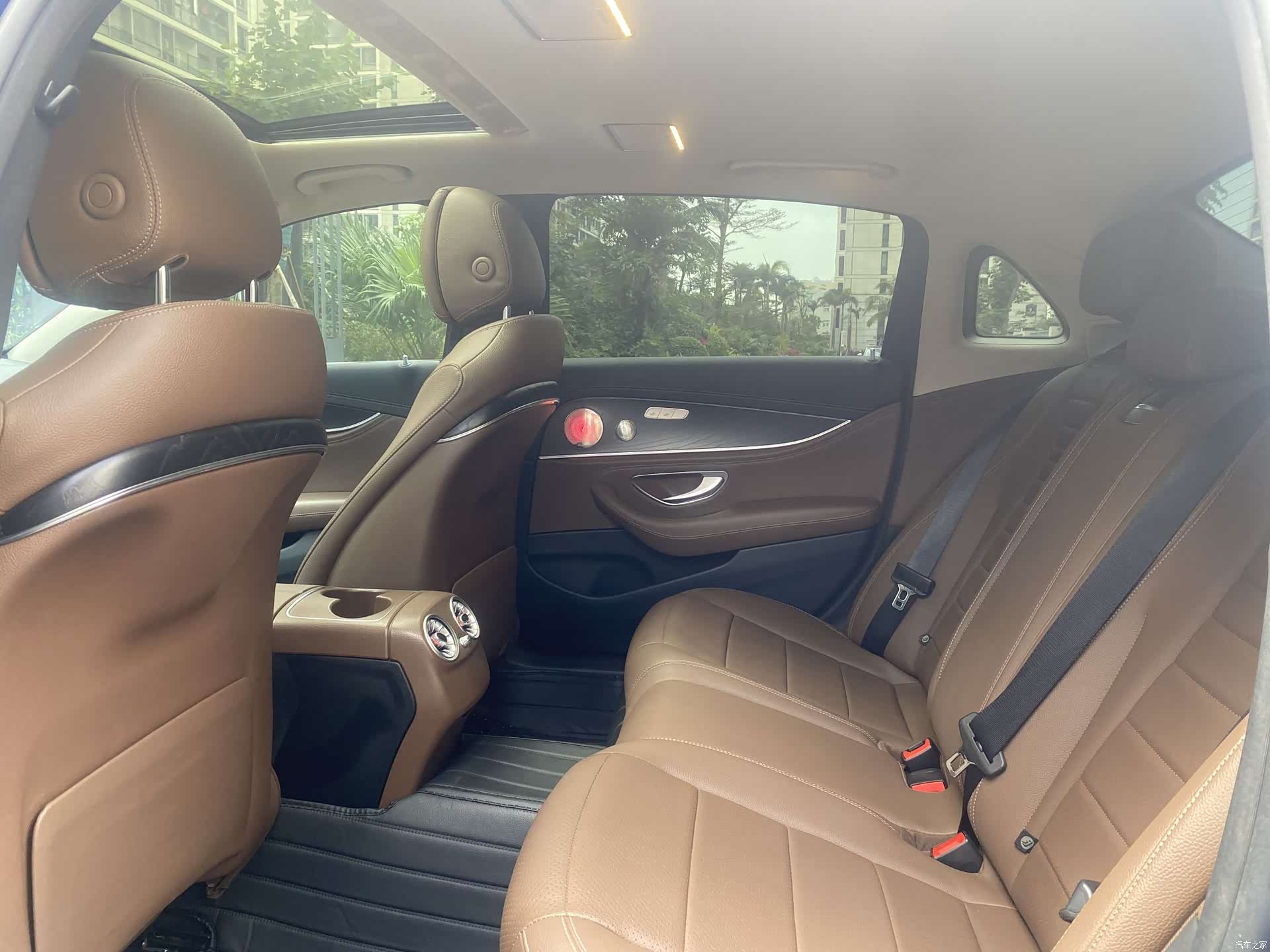 Mercedes-Benz E-Class, 2019 6