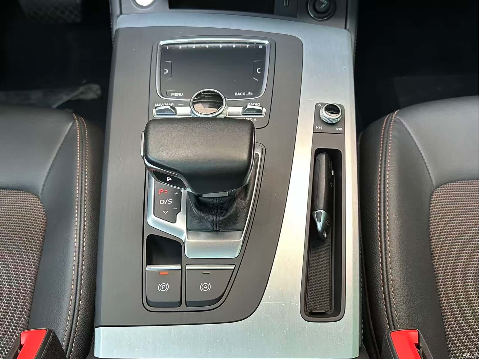 Audi Q5L, 2018 16