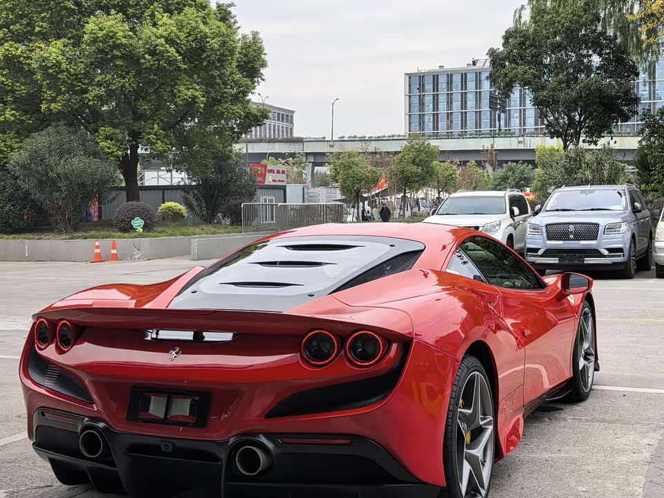 Ferrari F8