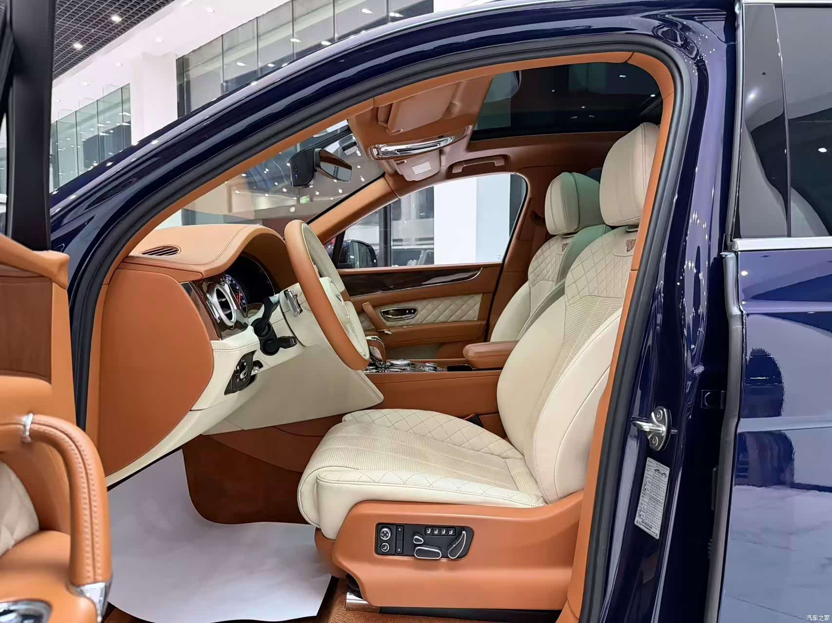 Bentley Bentayga, 2017 7
