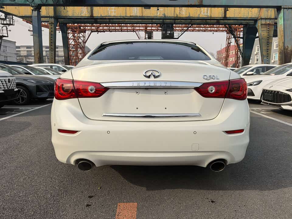 Infiniti Q50L