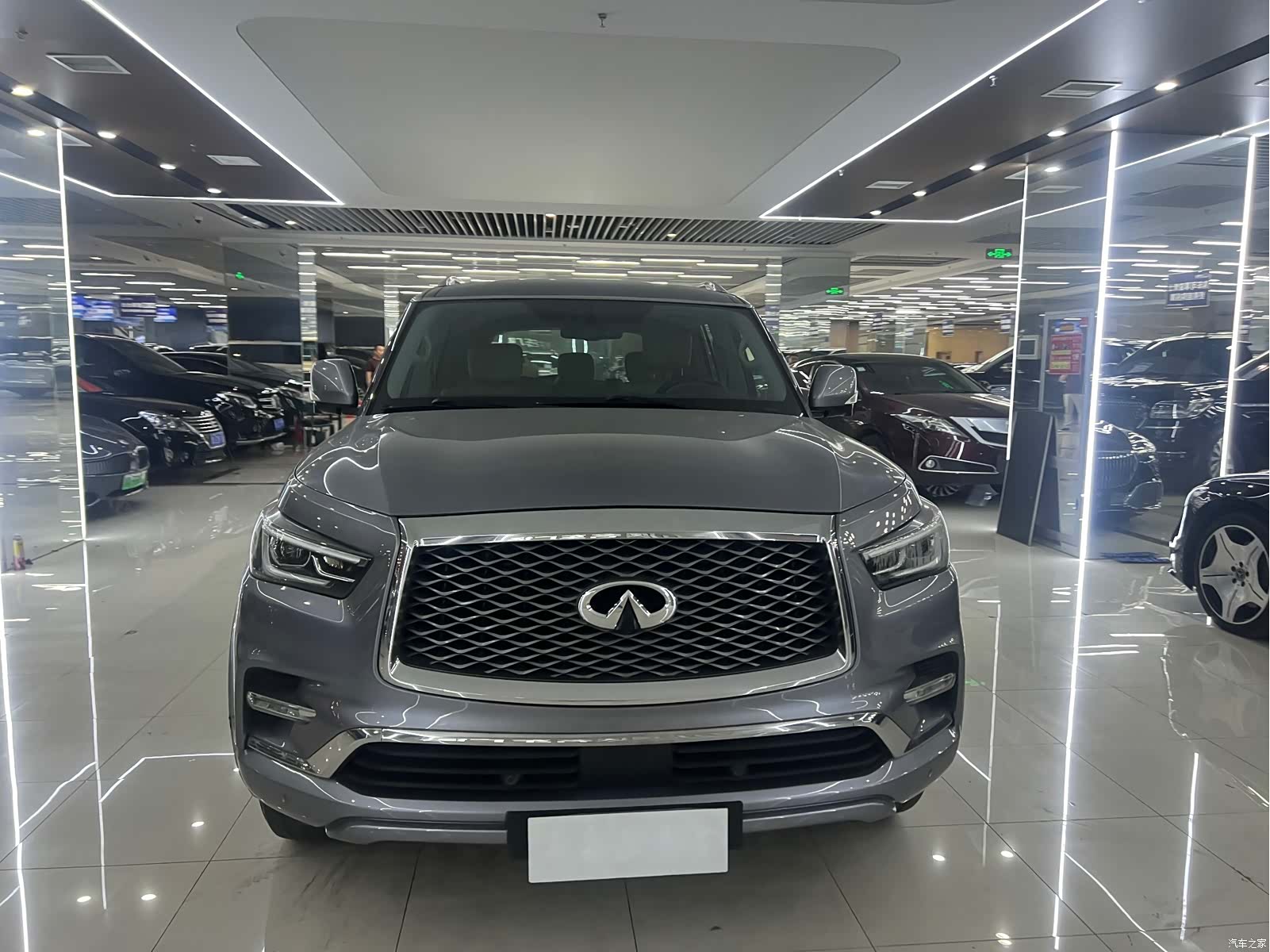 Infiniti QX80, 2020 2