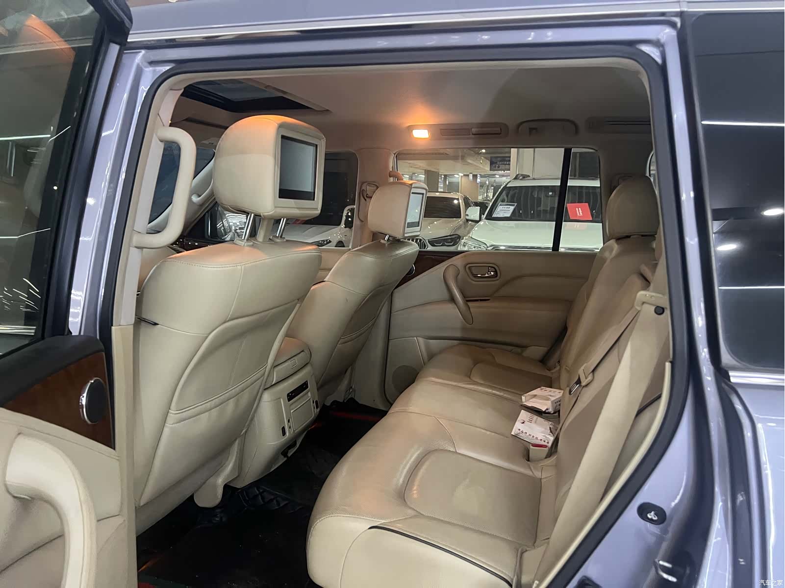 Infiniti QX80, 2020 4