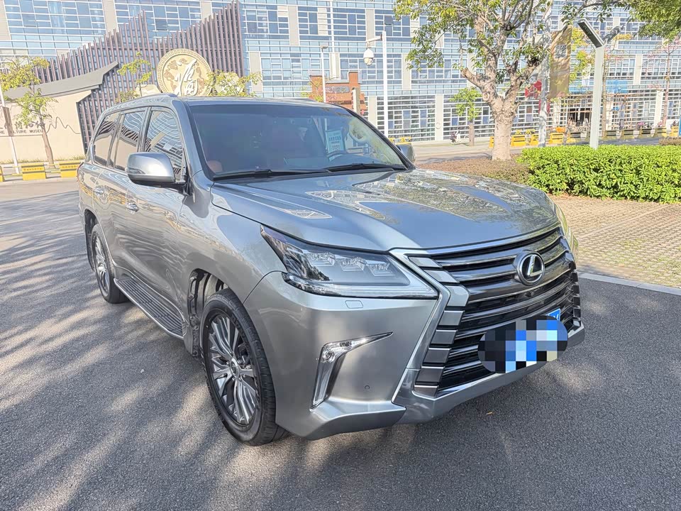 Lexus LX