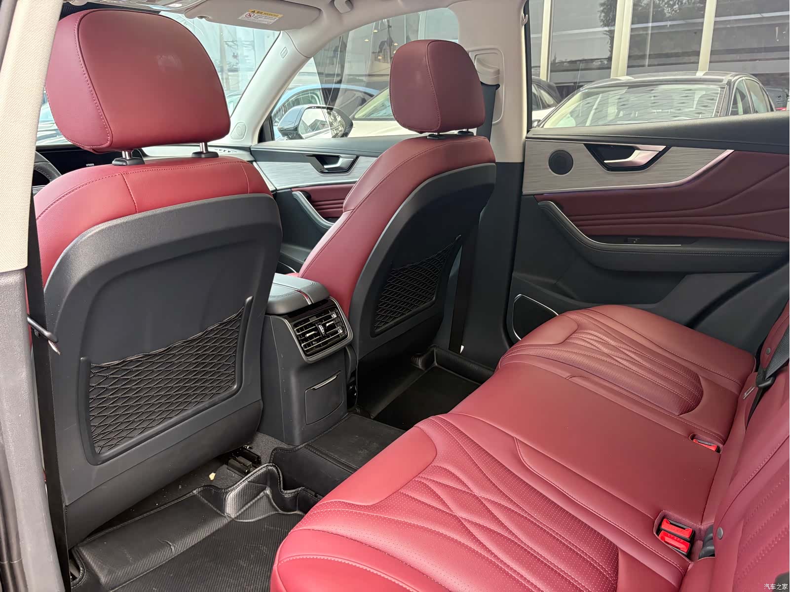 Hongqi HS5, 2024 7