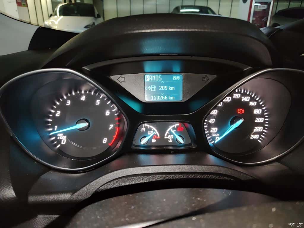 Ford Kuga, 2014 8
