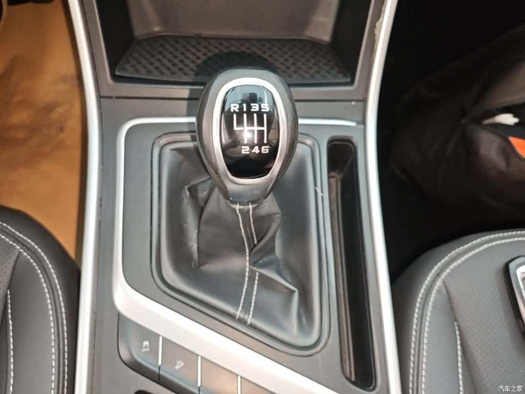 Geely X6, 2019 10