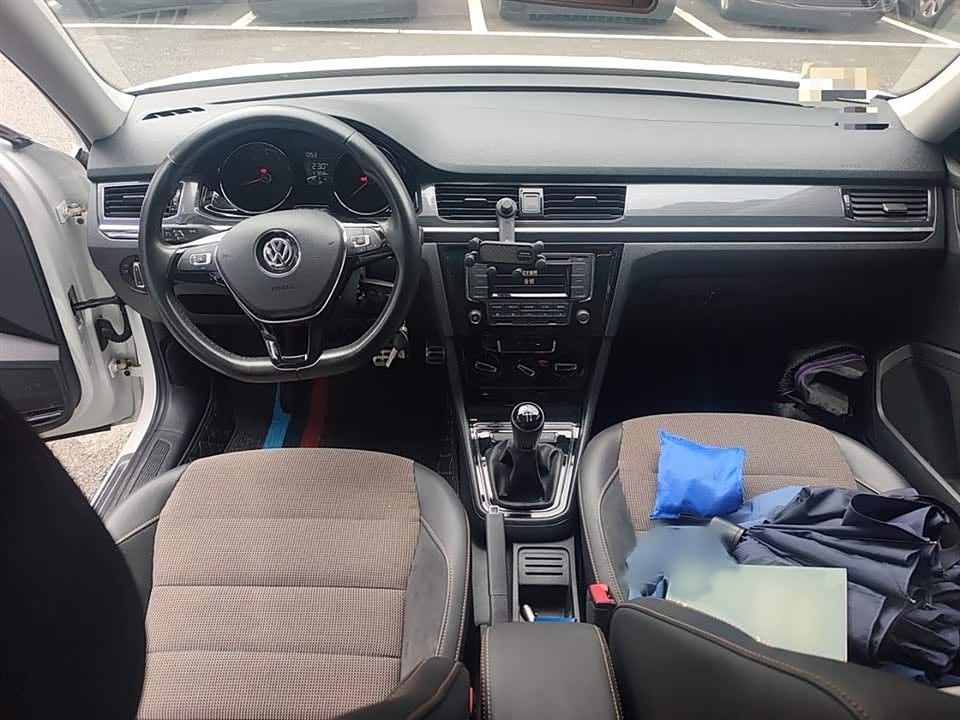 Volkswagen C-TREK Wei Collar