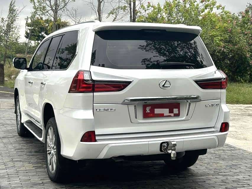 Lexus LX