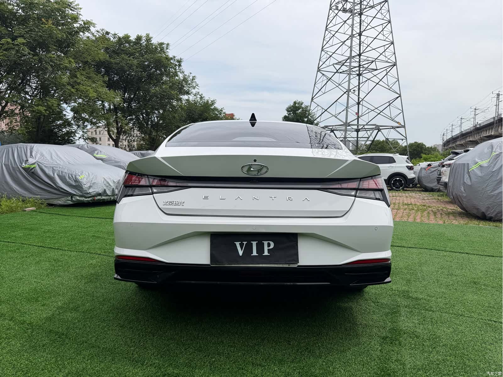 Hyundai Elantra, 2023 все фото
