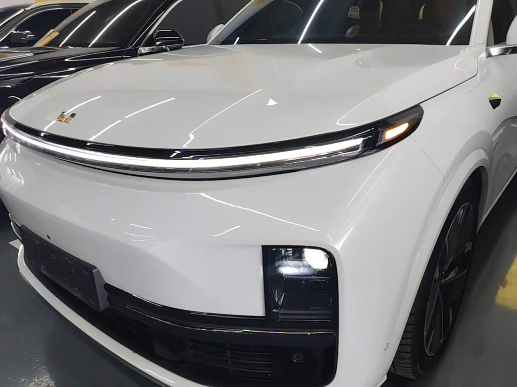 Li Auto L8