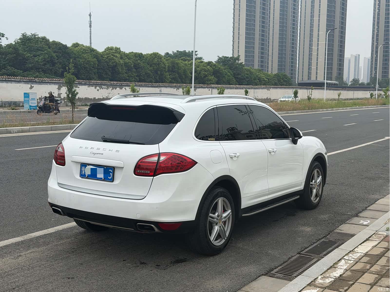 Porsche Cayenne, 2011 11