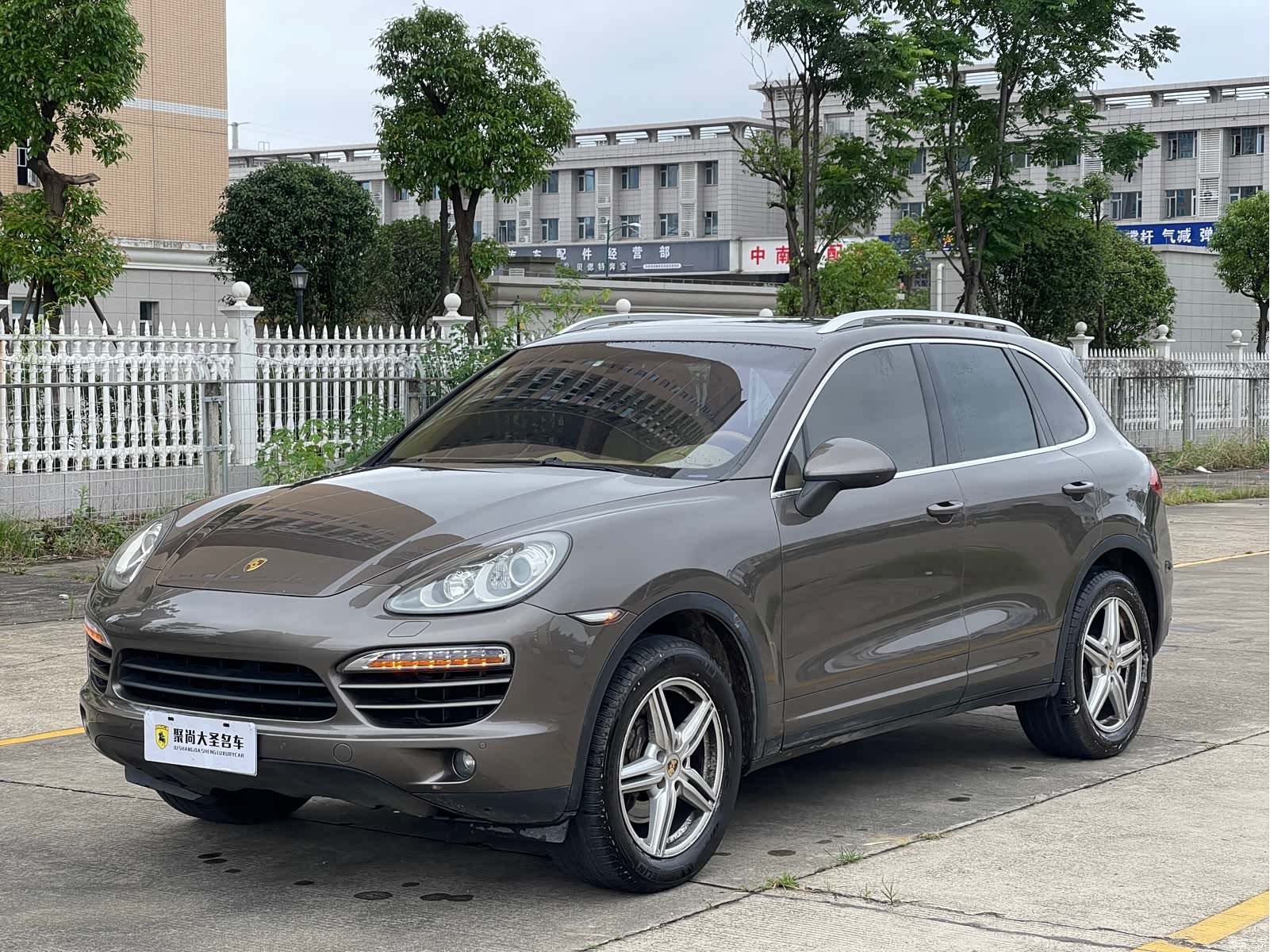 Porsche Cayenne, 2011 1