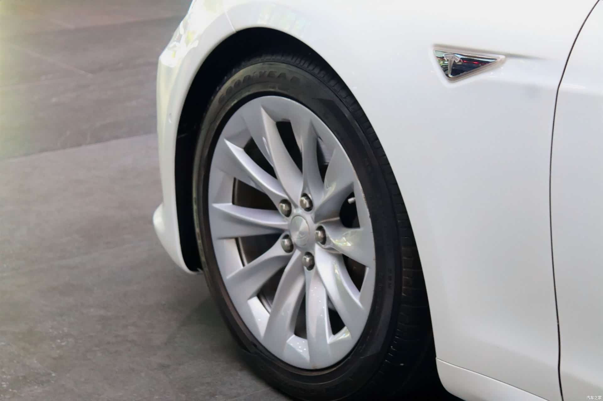 Tesla Model S, 2016 21