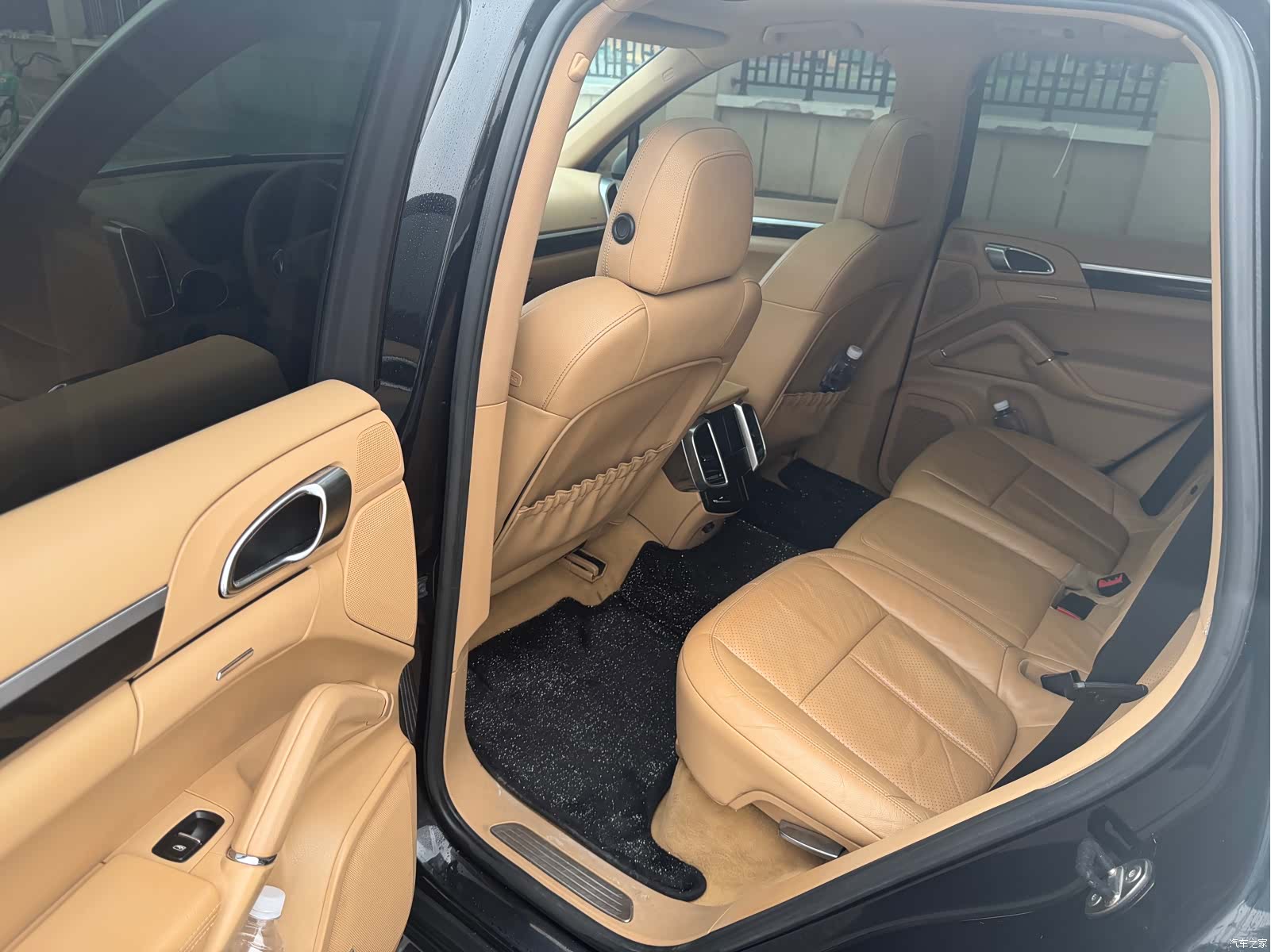 Porsche Cayenne, 2011 8