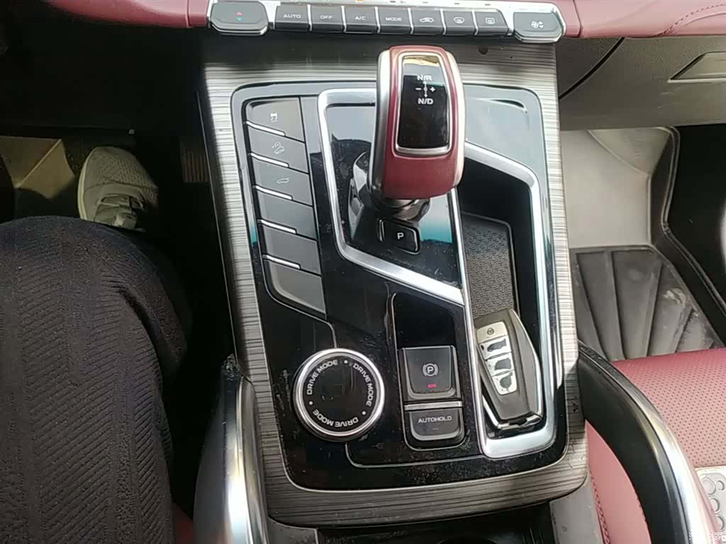 Geely Boyue, 2022 14