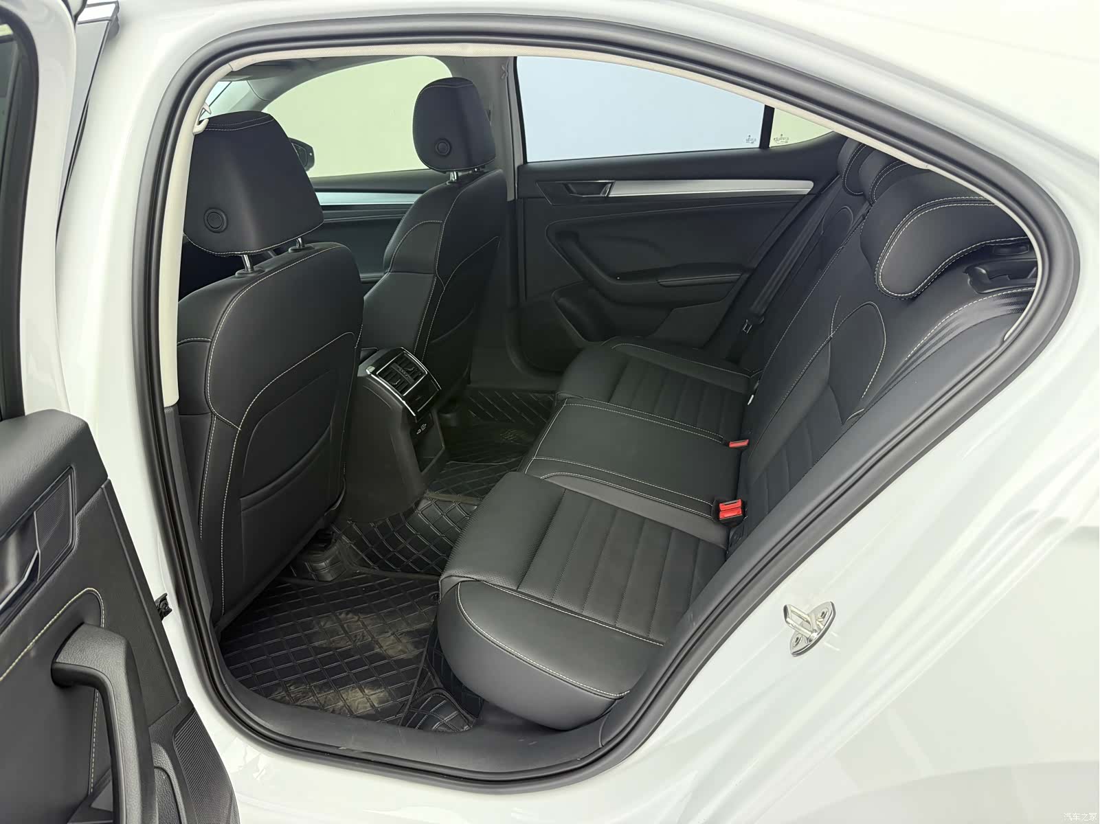 Skoda Superb, 2023 14