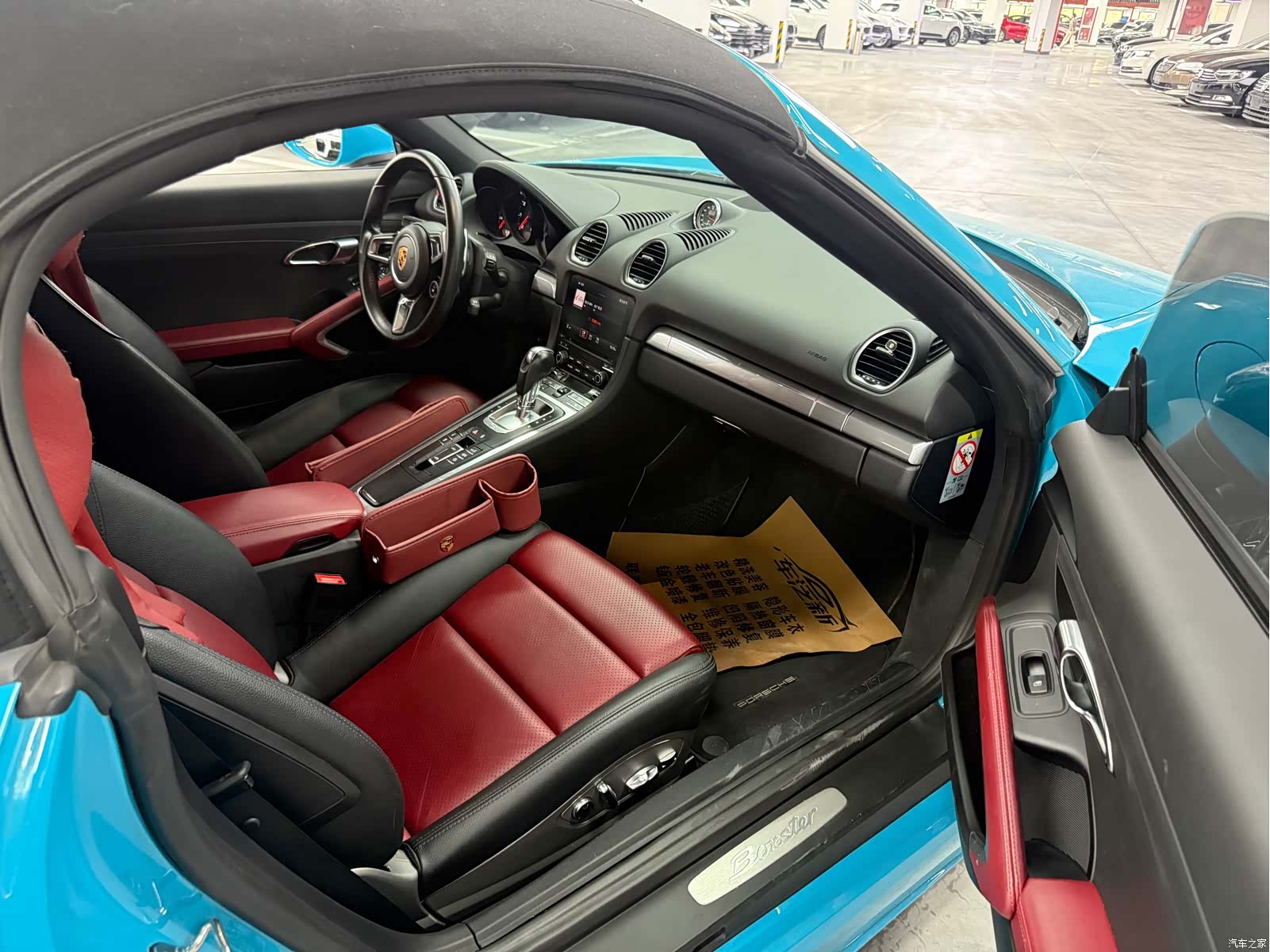 Porsche Boxster, 2018 все фото