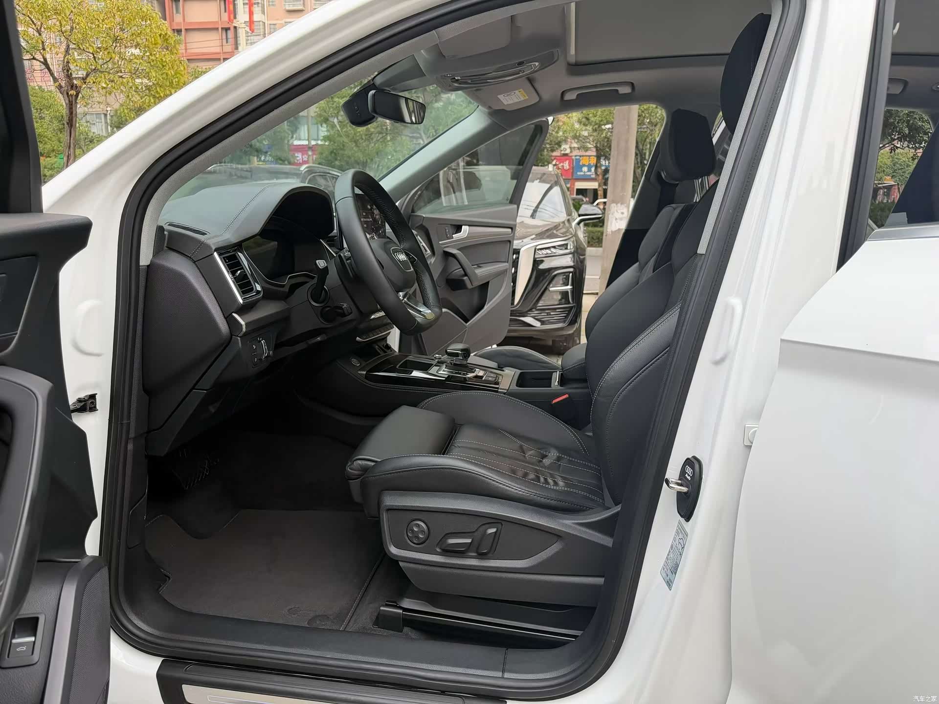 Audi Q5L, 2021 4